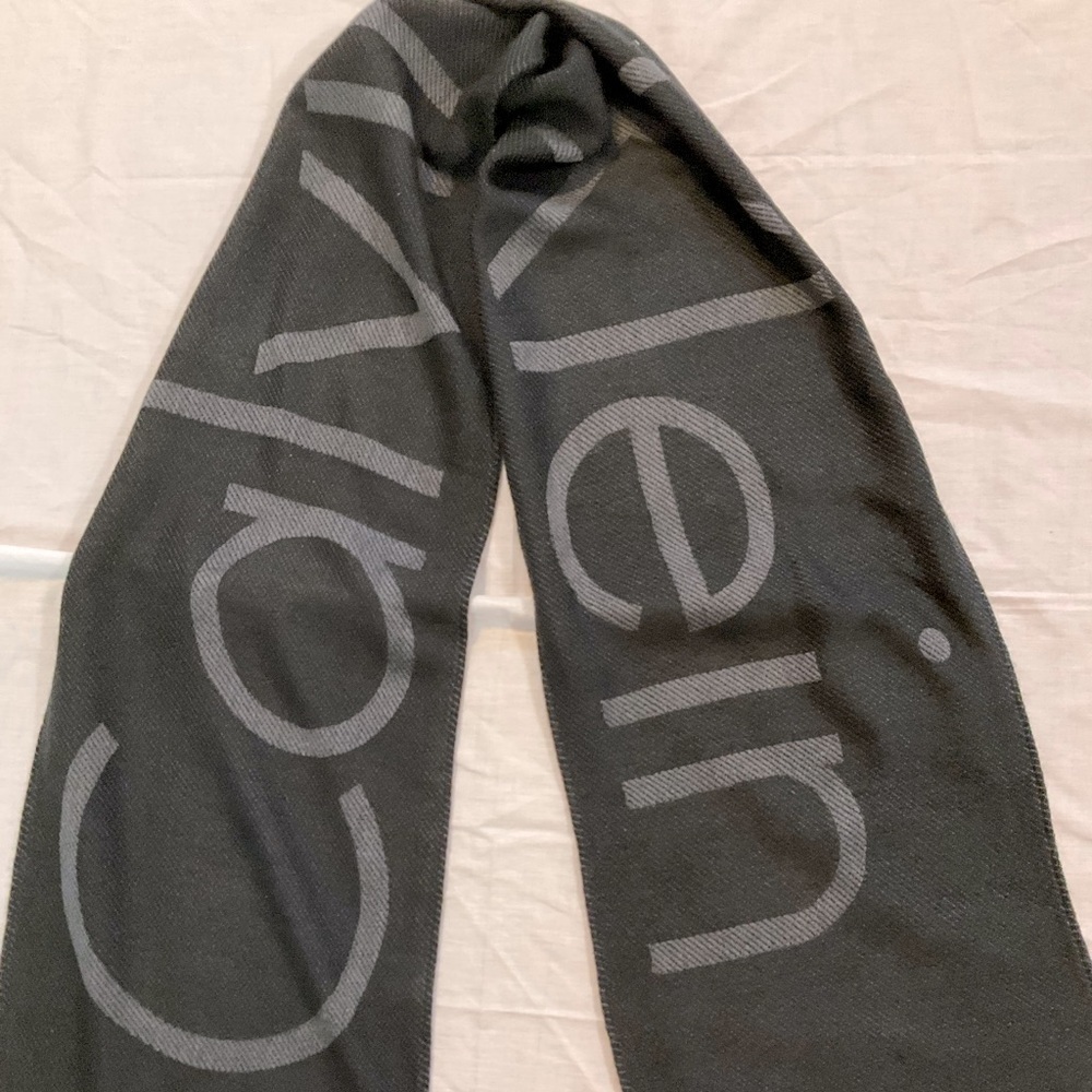 Calvin Klein Scarf Black Gray 70” x 20” Fringe Unisex